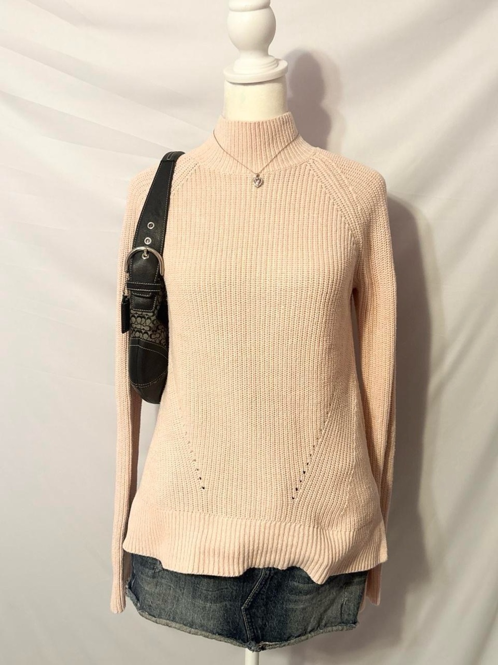 Vintage Y2K Gap Baby Pink Knitted Coquette Turtle Neck